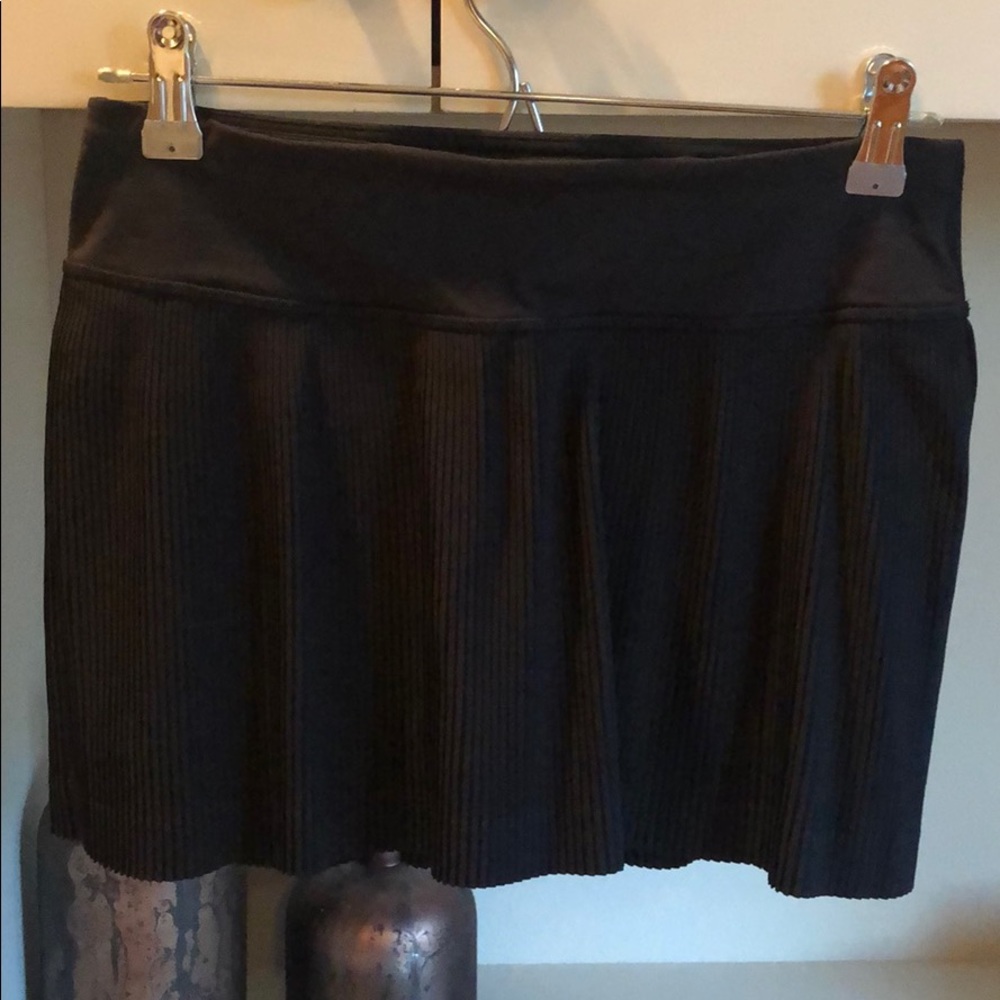 Lululemon Black Pleated Pencil Skirt